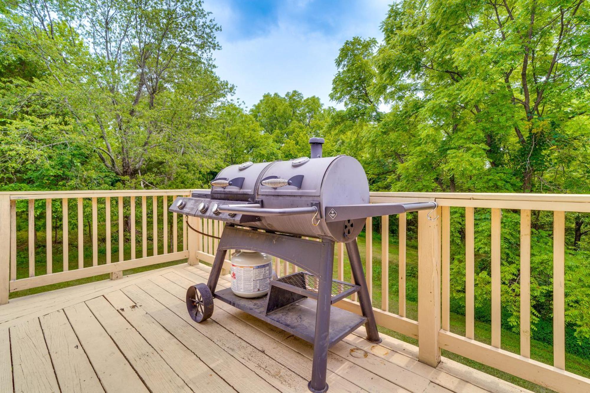 Modern Eckerty Home With Deck On Patoka Lake! Taswell Экстерьер фото